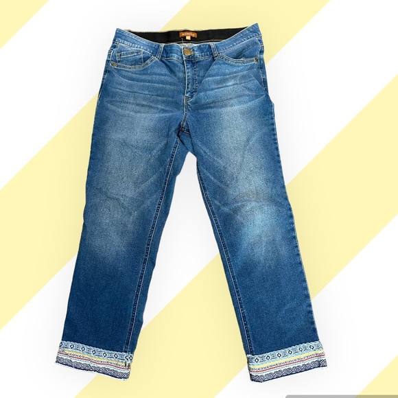 ReCreation sz 12 short jeans w embroidered tape on hem Super comfy, stretch - Picture 1 of 6